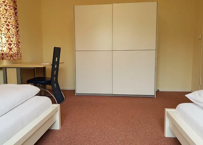 Adler-haus Gæstehus 2*