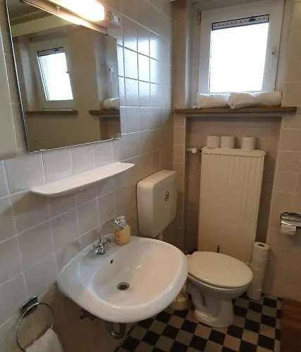 Gæstehus Adler-haus 2*